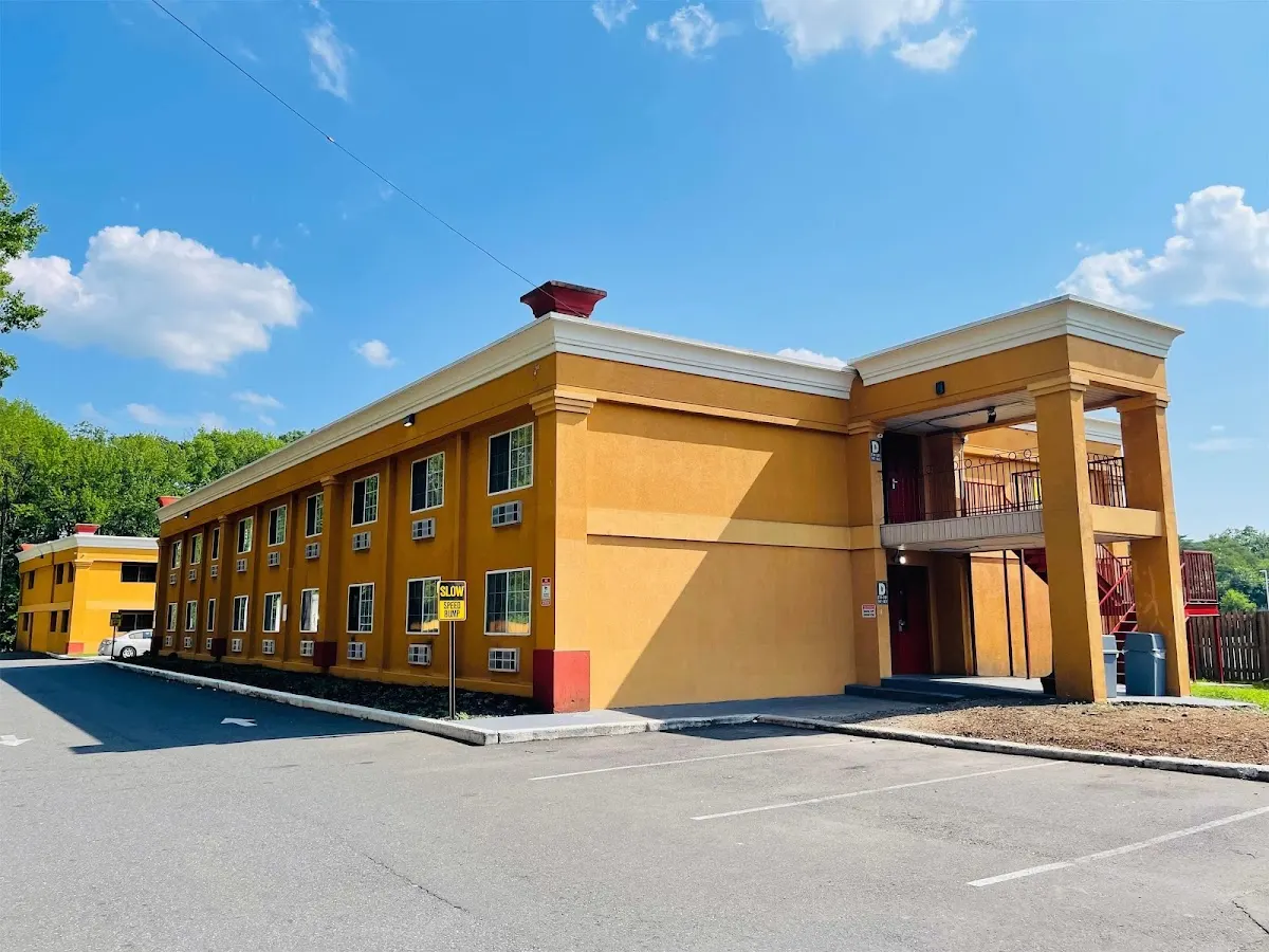Super 8 by Wyndham Gloucester