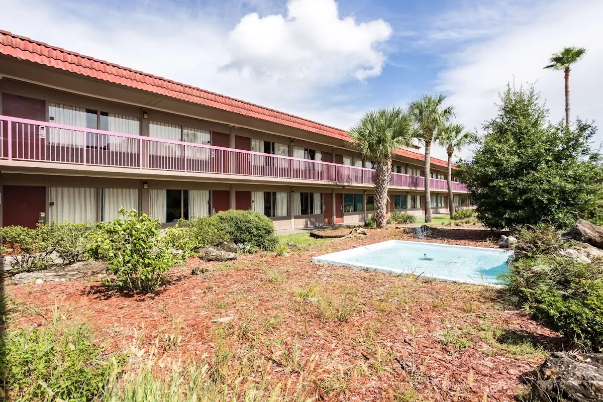 Motel 6 Spring Hill, FL - Weeki Wachee