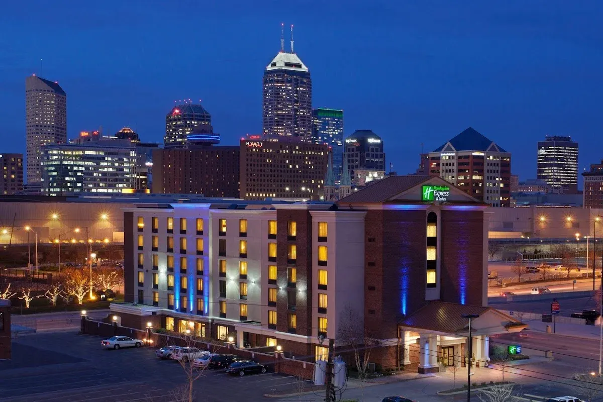 Holiday Inn Express & Suites Indianapolis Dtn-Conv Ctr Area by IHG