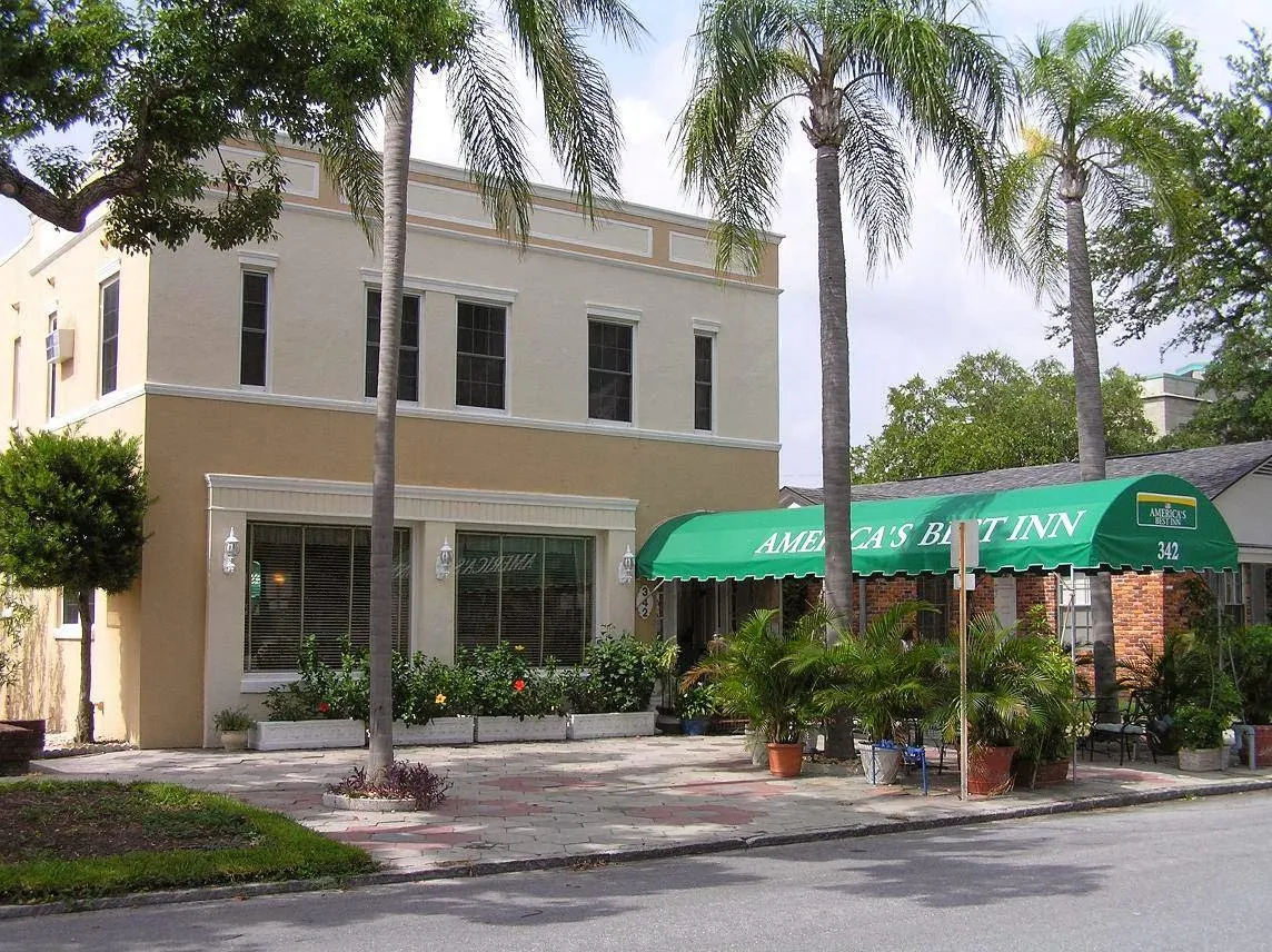 The Inn On Third