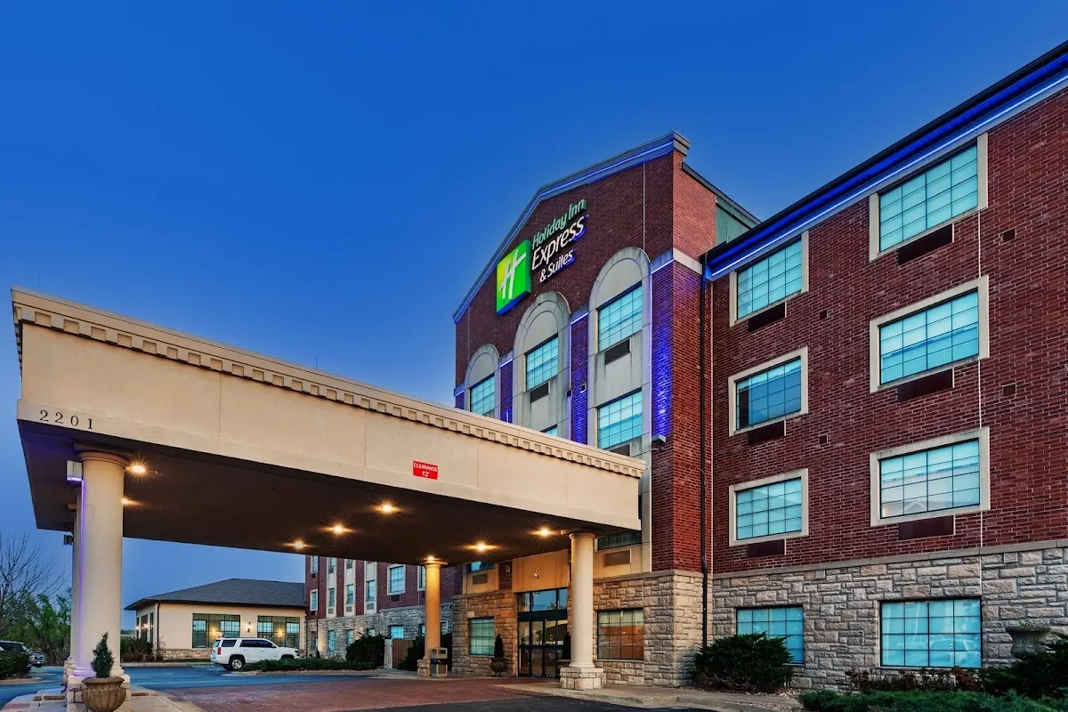 Holiday Inn Express & Suites Tulsa S Broken Arrow Hwy 51 by IHG