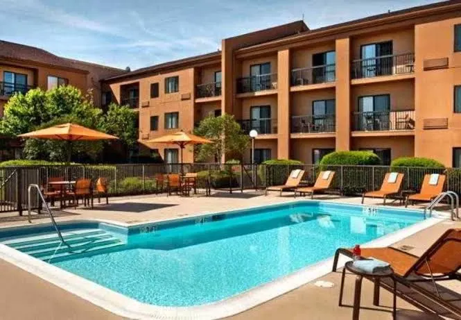 Courtyard by Marriott Fayetteville