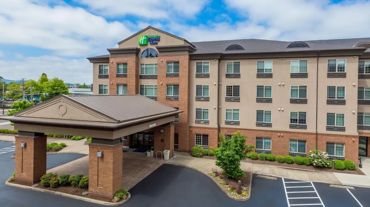 Holiday Inn Express & Suites Eugene Downtown - University by IHG