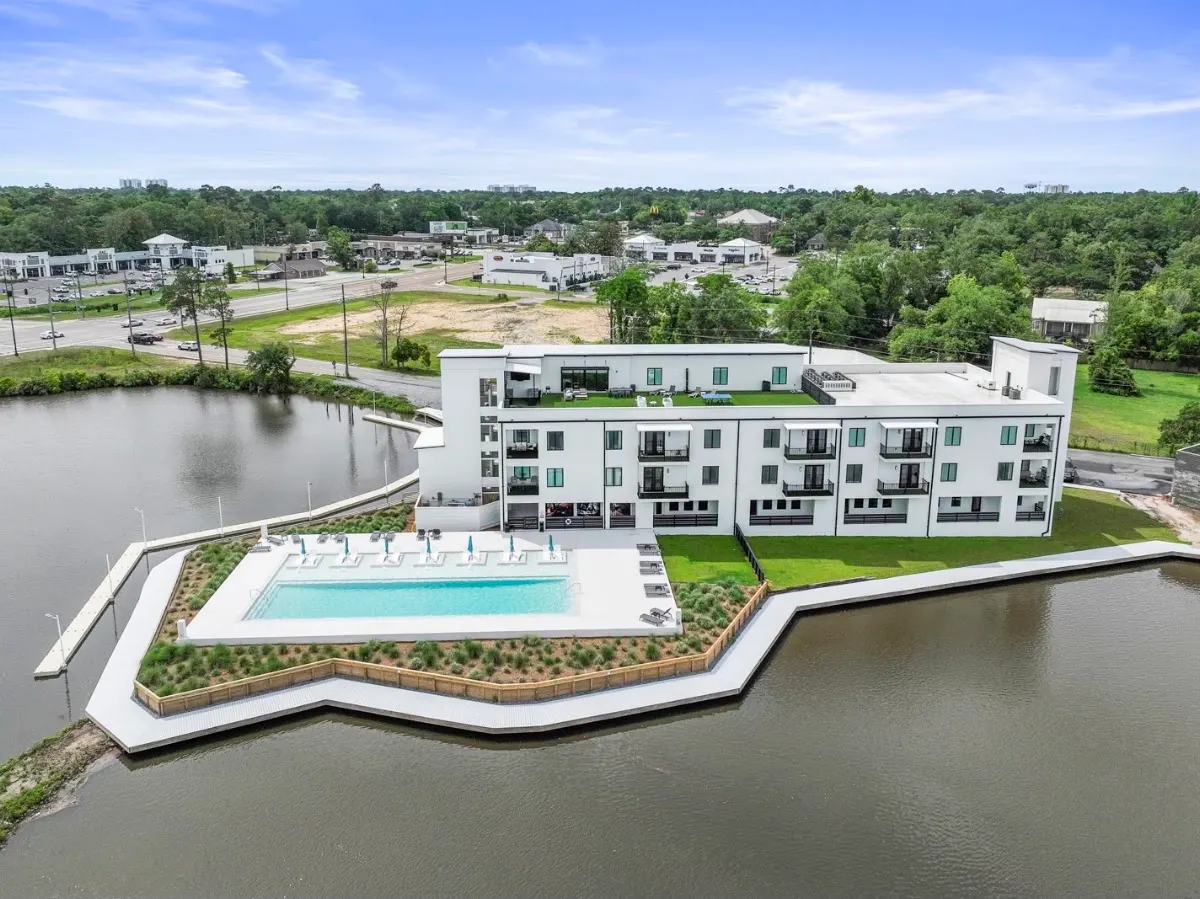 Handsboro Pointe Condominiums