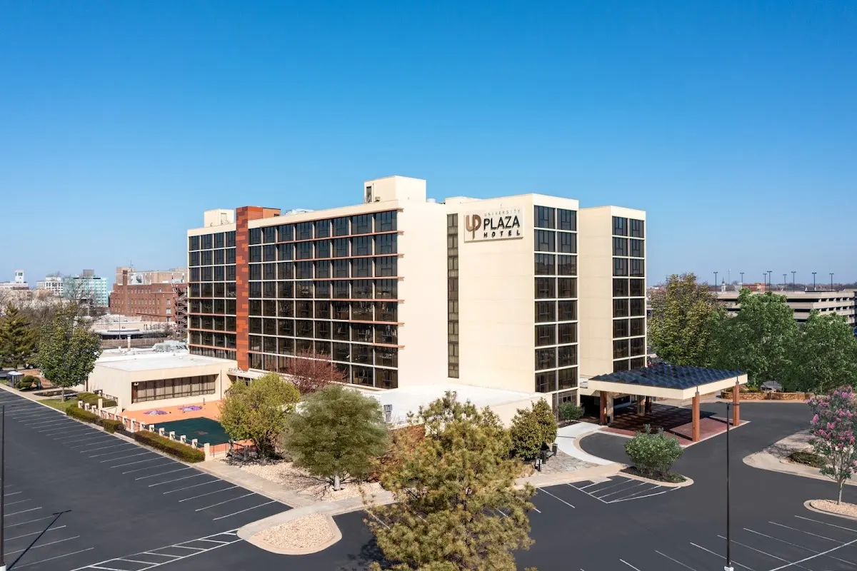 University Plaza Hotel & Convention Center