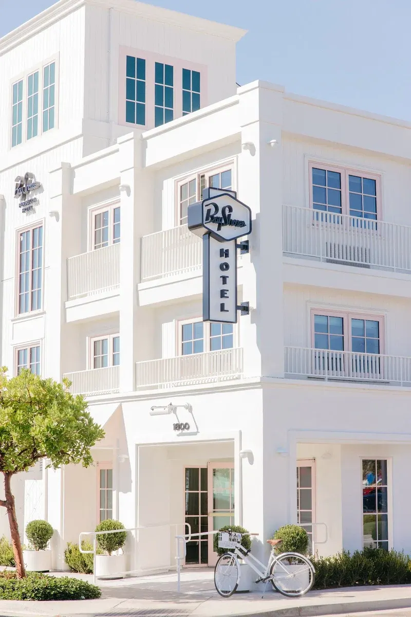 Bay Shores Peninsula Hotel