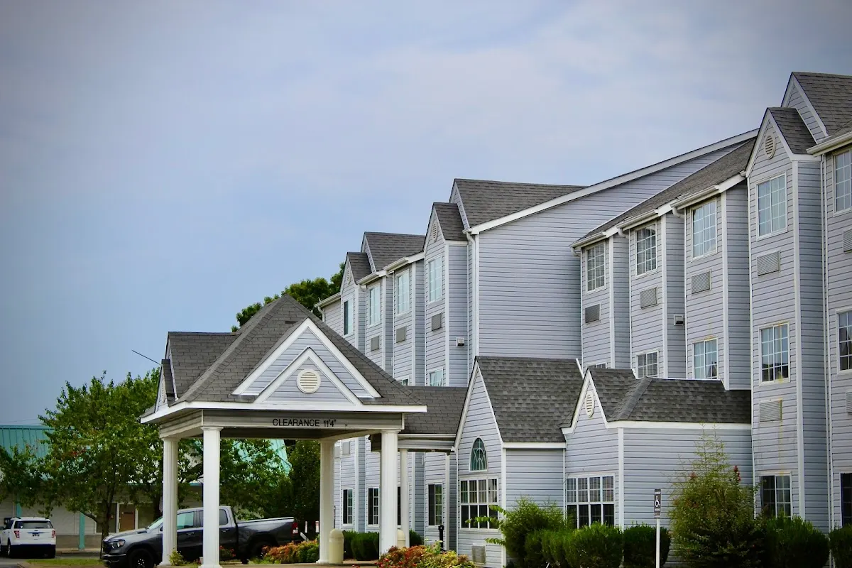 Americas Best Value Inn & Suites Jackson, TN