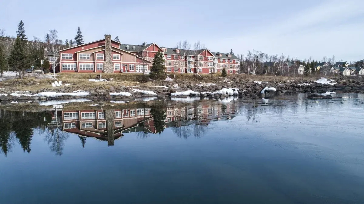 Cove Point Lodge
