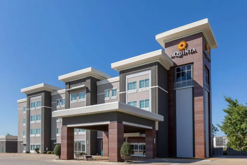 La Quinta Inn & Suites by Wyndham Durant Oklahoma