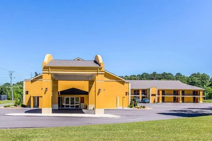 Days Inn By Wyndham Scottsboro AL