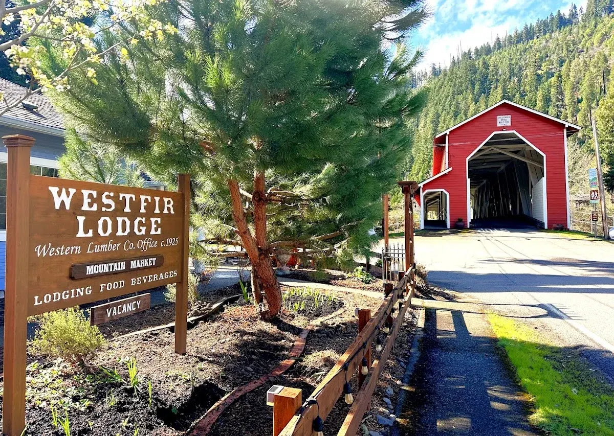 Westfir Lodge & Mountain Market