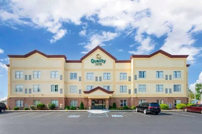 Airport Suites