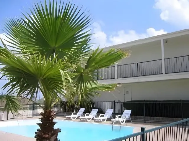 EZ Travel Inn