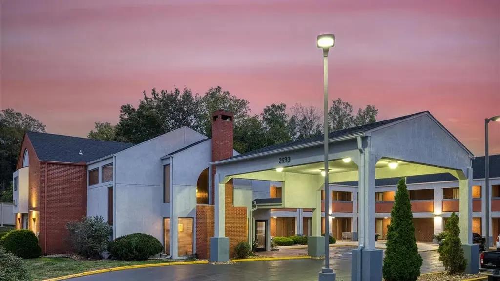 SureStay by Best Western Kansas City Country Inn North