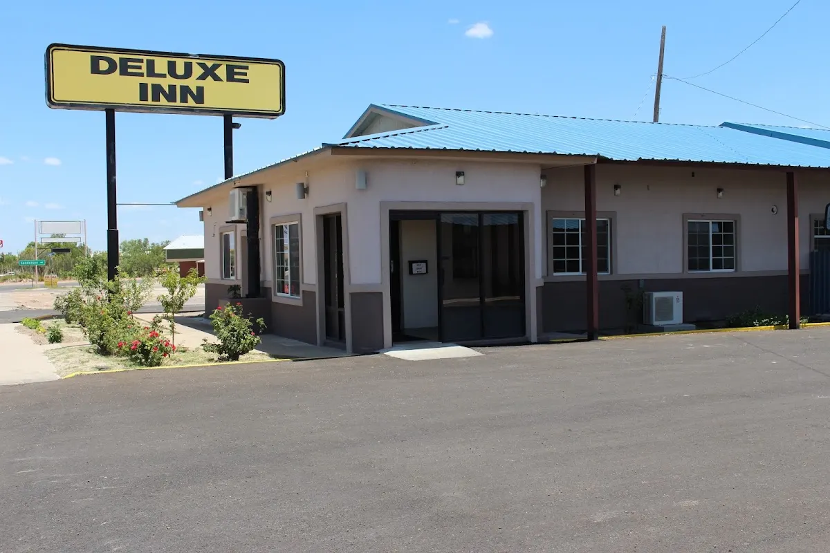 Deluxe Inn