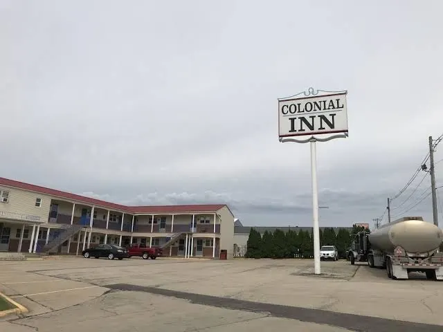 Colonial Inn Dyersville