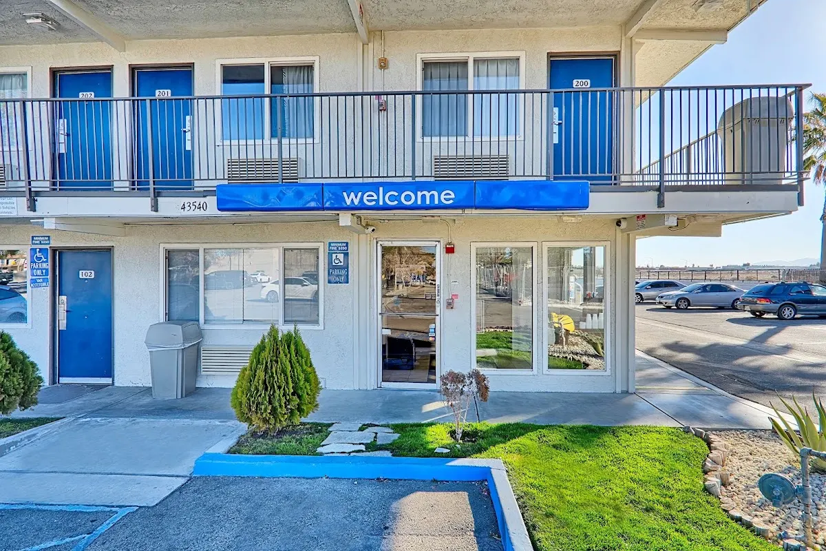 Motel 6 Lancaster, CA