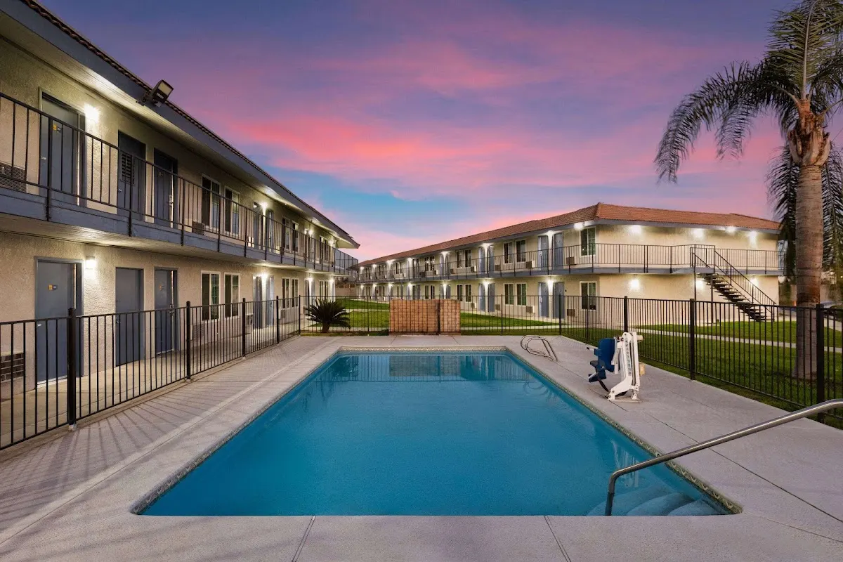 Days Inn by Wyndham Bakersfield