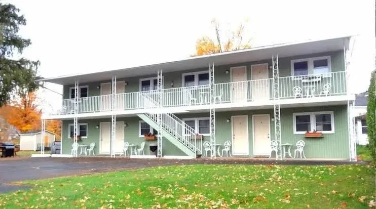 Moore's Motel & Resort