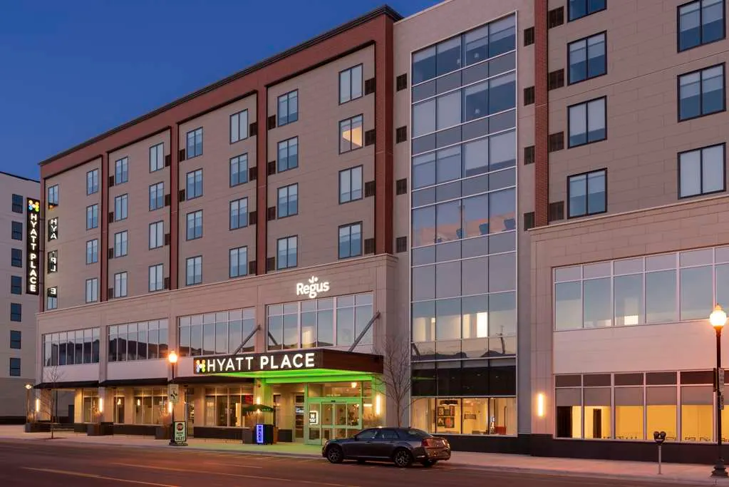 Hyatt Place Detroit / Royal Oak