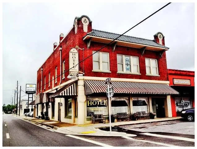 Hotel Defuniak