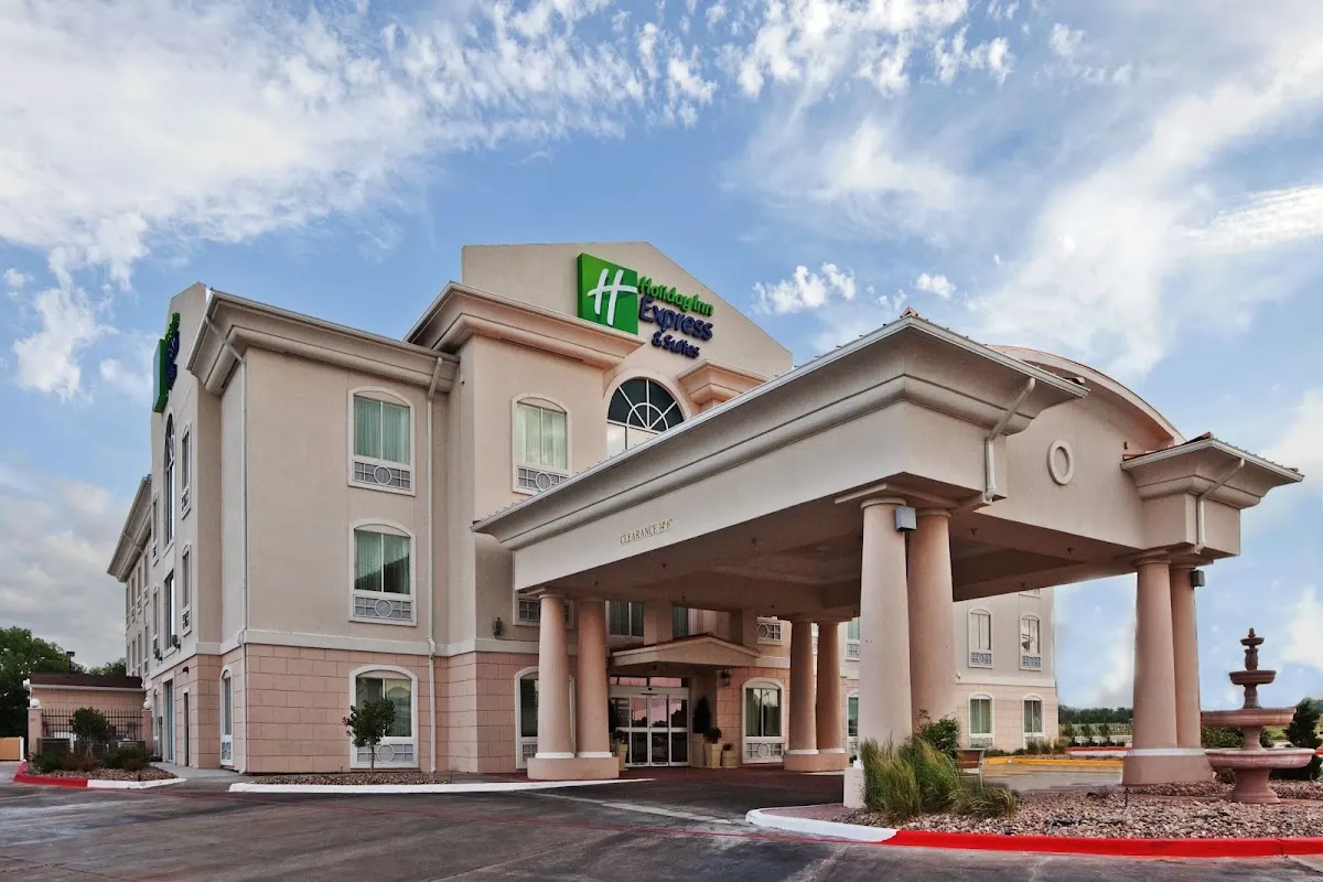 Holiday Inn Express & Suites Woodward Hwy 270 by IHG