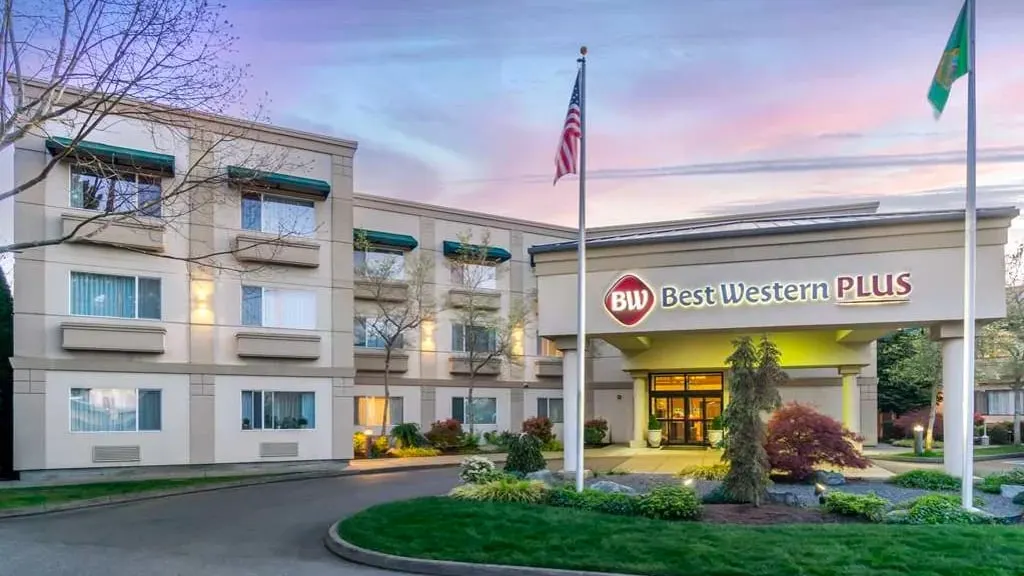 Best Western Plus Edmonds Harbor Inn