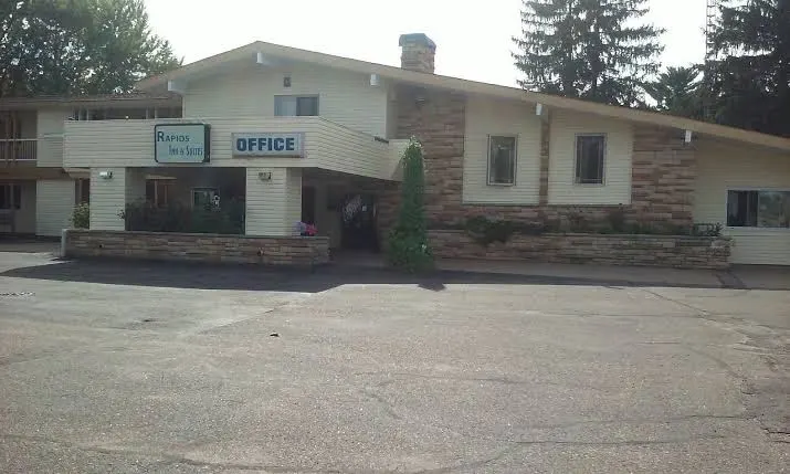Rapids Inn & Suites