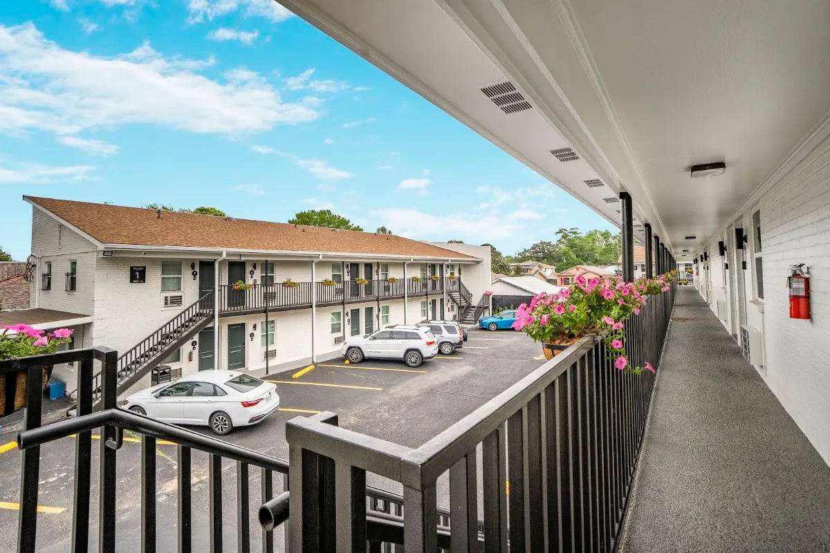 Redamo Suites