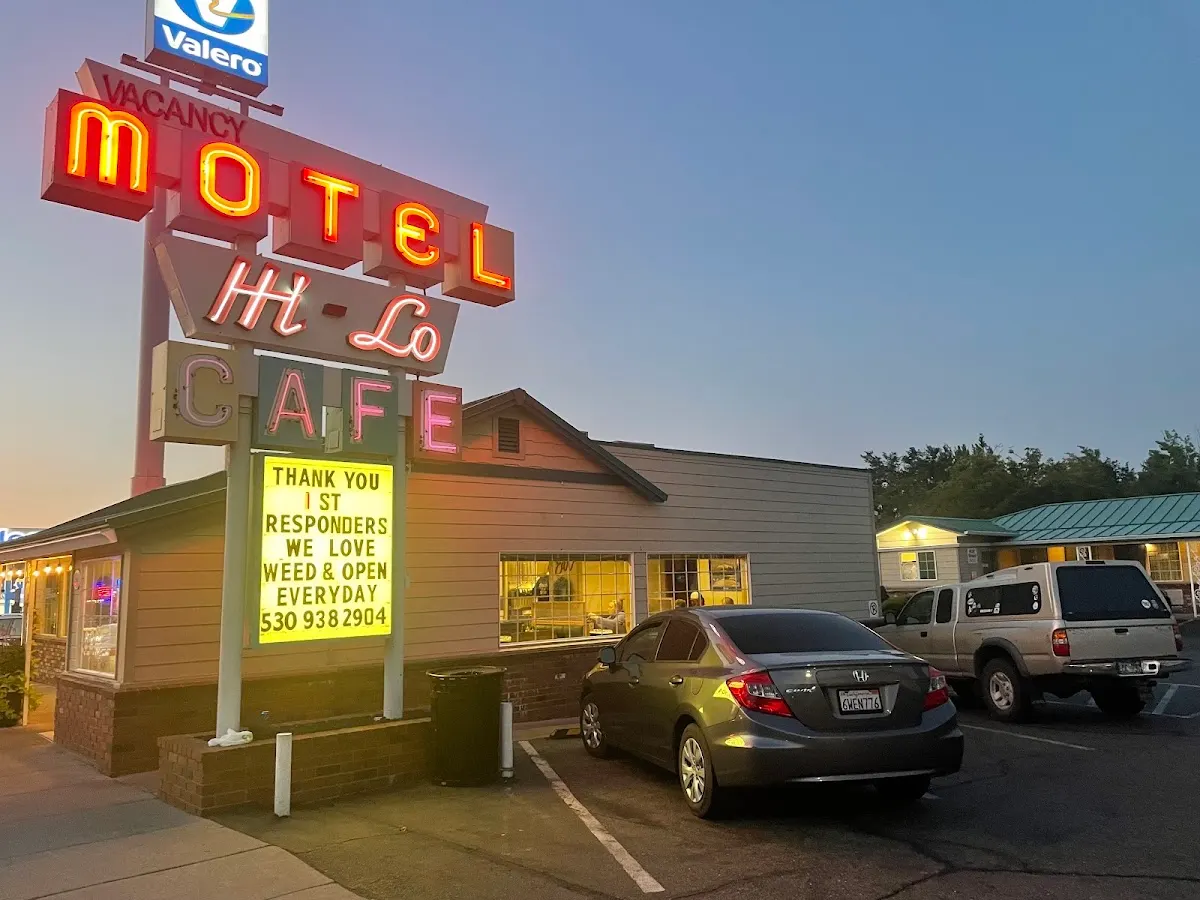 Hi-Lo Motel & RV Park