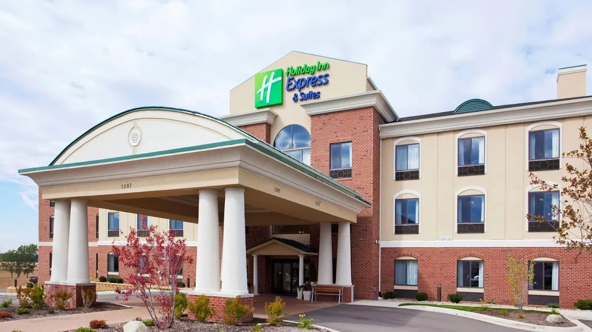 Holiday Inn Express & Suites Howell by IHG