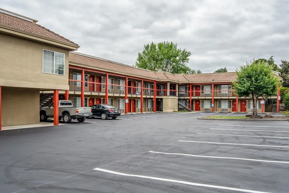Rose City Inn and Suites