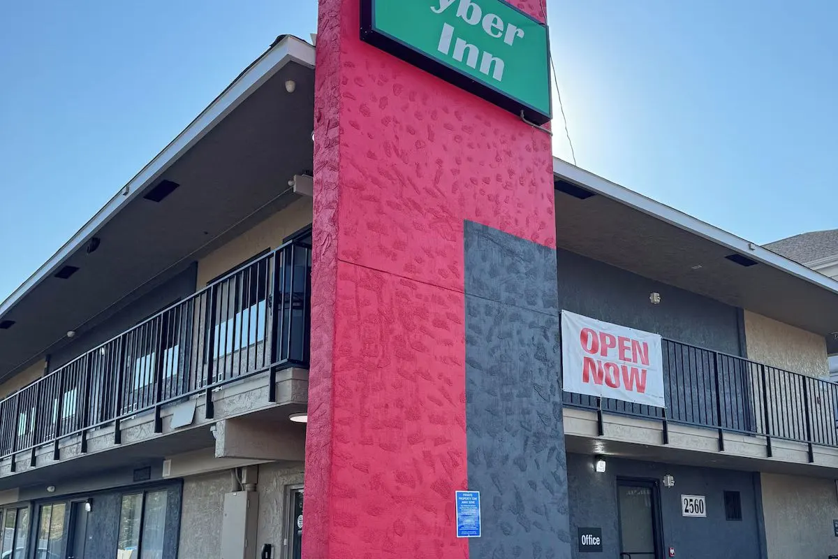 Cyber Inn