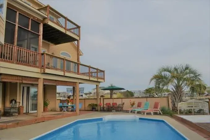 Stunning Views of Back Bay & Seconds to the Beach