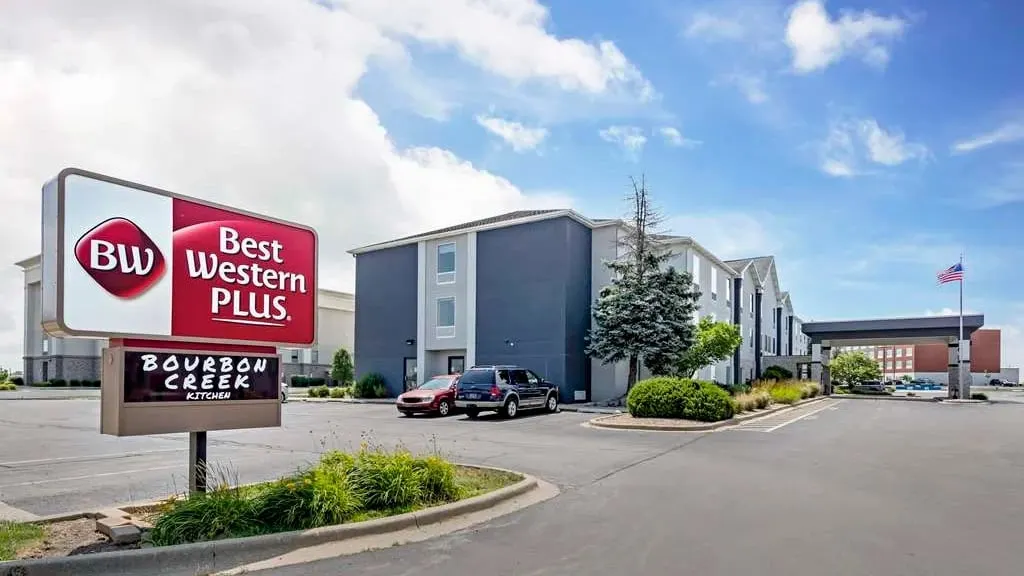 Best Western Plus Bourbonnais Hotel & Suites