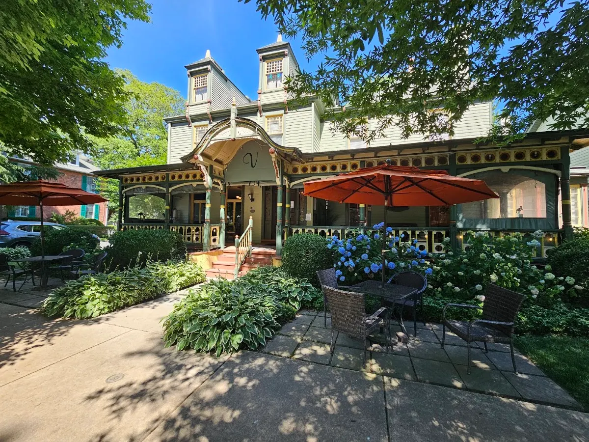Vandiver Inn