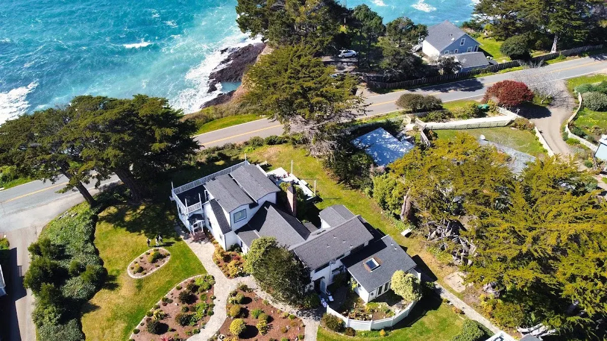 Agate Cove Inn