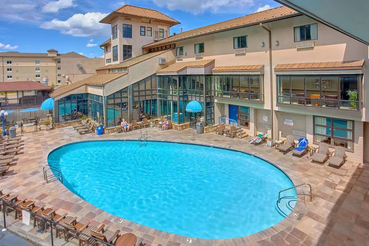 Sidney James Mountain Lodge - Downtown Gatlinburg