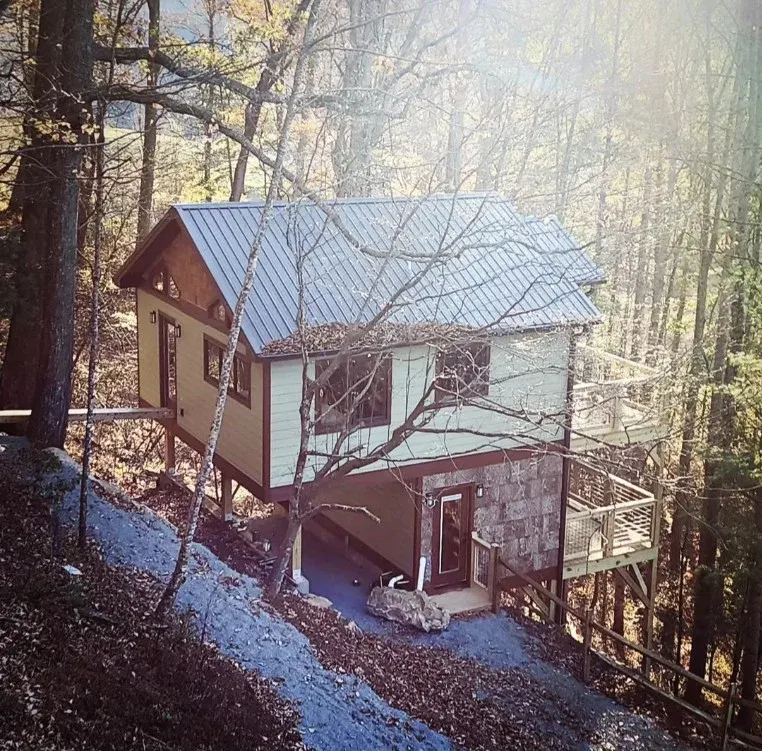 Crow's Nest Treehouse at Stony Woods Estate