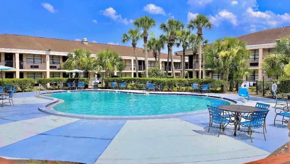 APM INN & SUITES