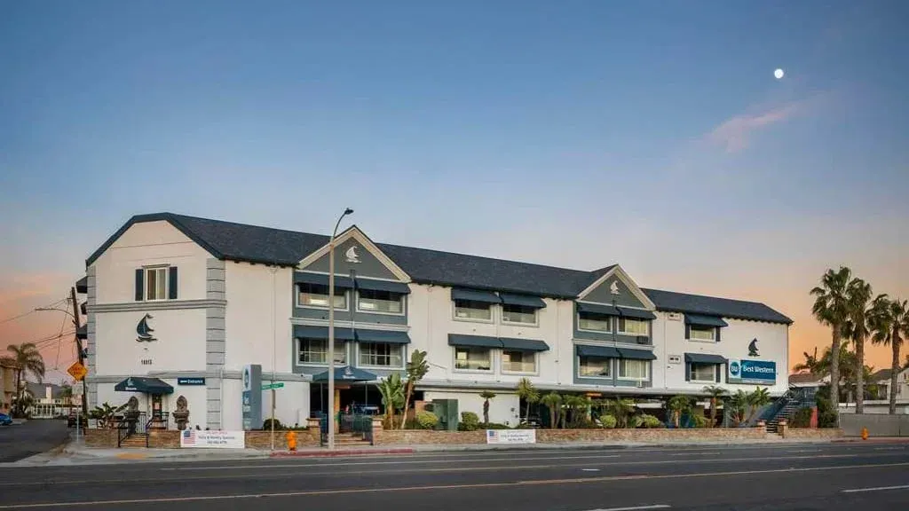 Best Western Harbour Inn & Suites