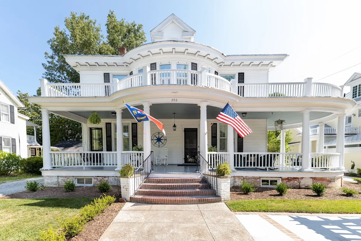 Captain's Quarters Inn