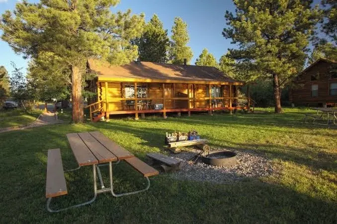 Red Canyon Lodge