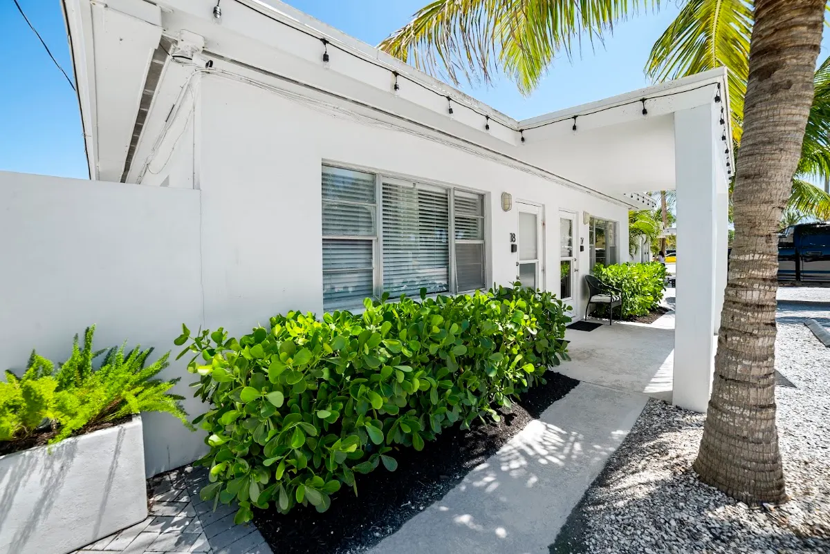 Casey Key Resort ® | Best Beach Resort ON Casey Key | Gulf Shores