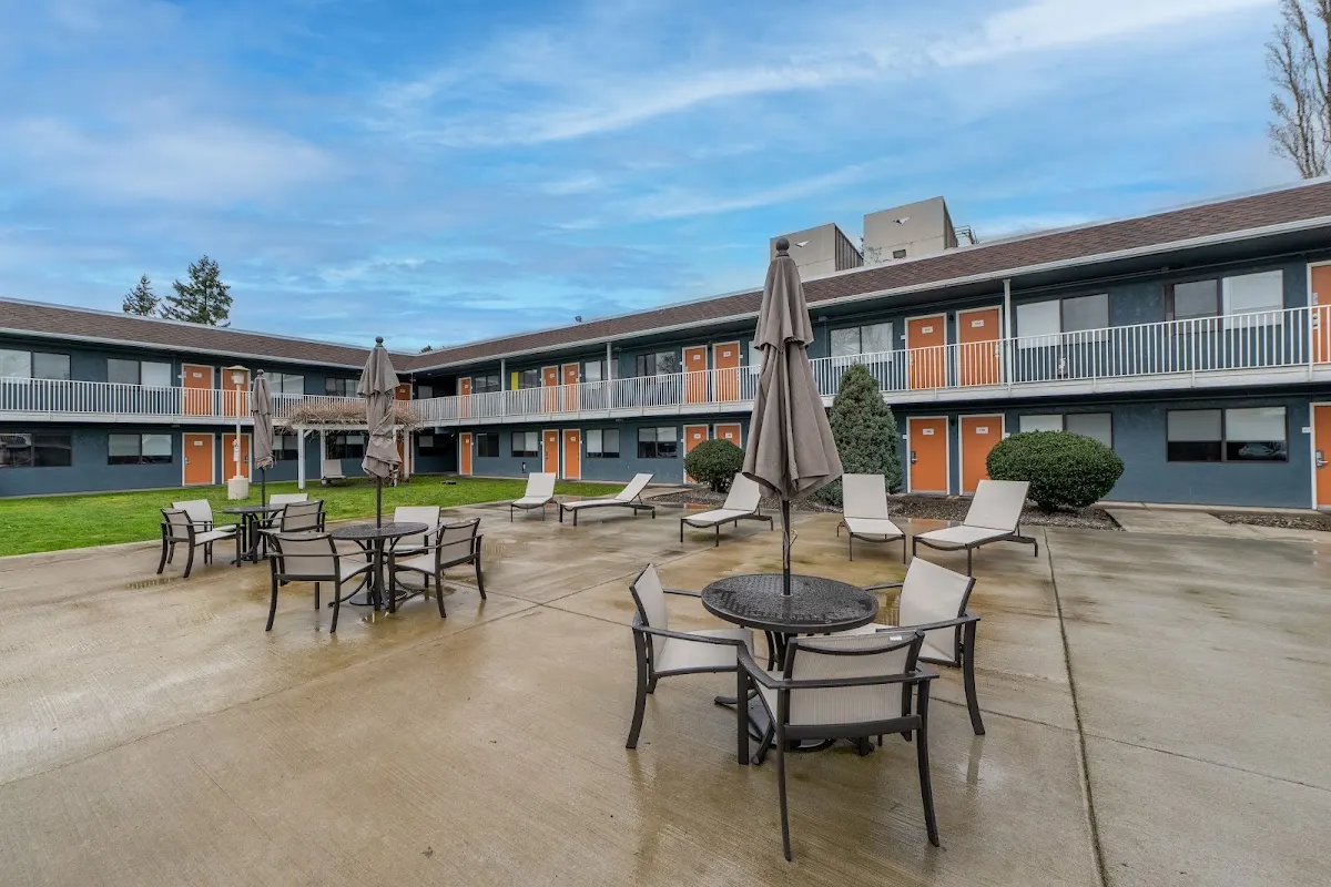Varsity West Hotel