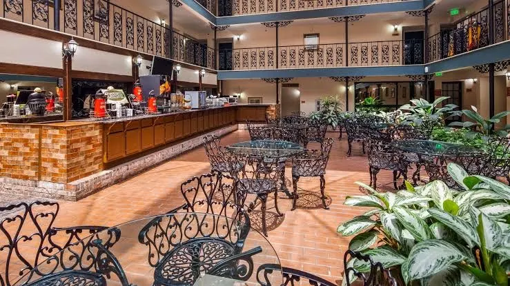 Royal Suites