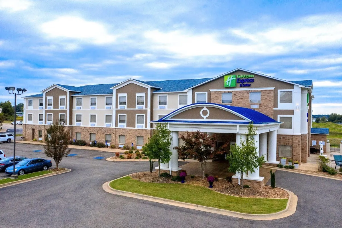 Holiday Inn Express & Suites Clarksville by IHG