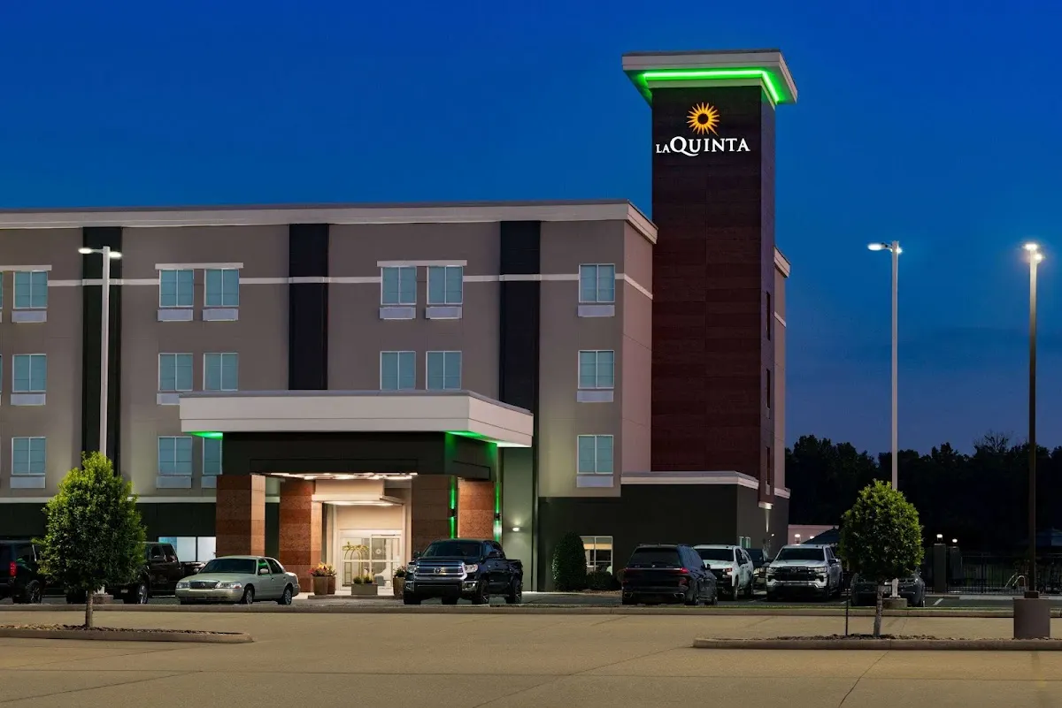 La Quinta Inn & Suites by Wyndham Gonzales LA