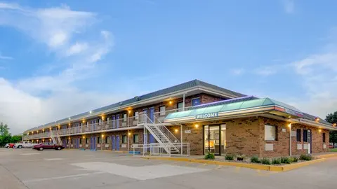 Motel 6 Salina, KS