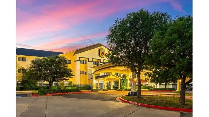 Super 8 by Wyndham Lubbock West